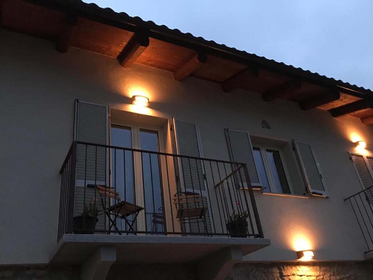 La Luce Delle Colline Bed & Breakfast Serravalle delle Langhe ภายนอก รูปภาพ