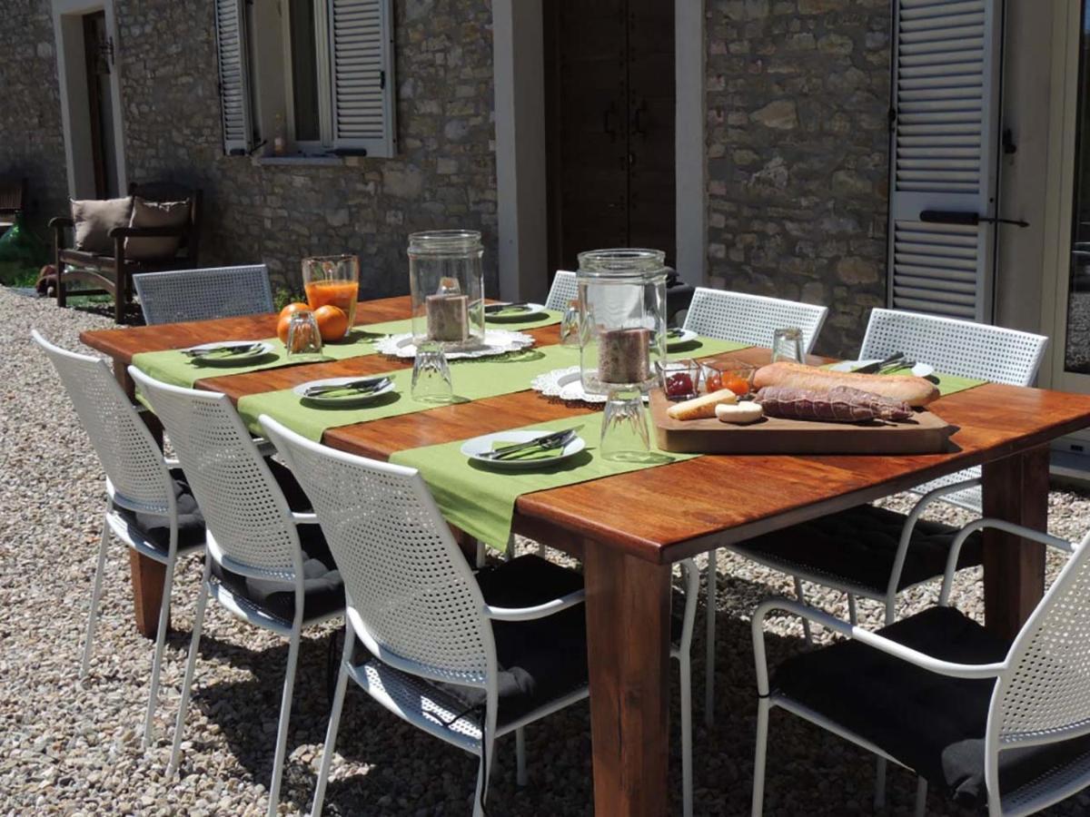 La Luce Delle Colline Bed & Breakfast Serravalle delle Langhe ภายนอก รูปภาพ