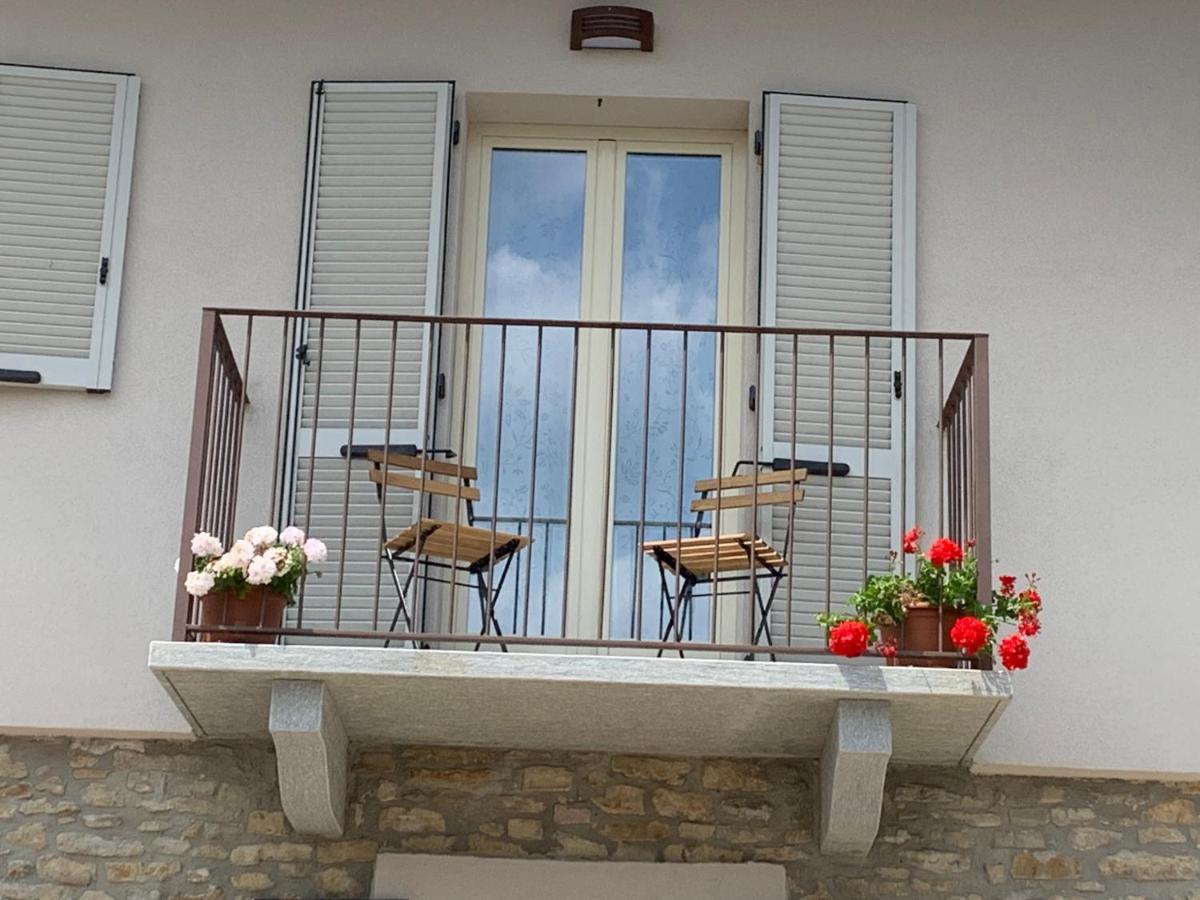 La Luce Delle Colline Bed & Breakfast Serravalle delle Langhe ภายนอก รูปภาพ