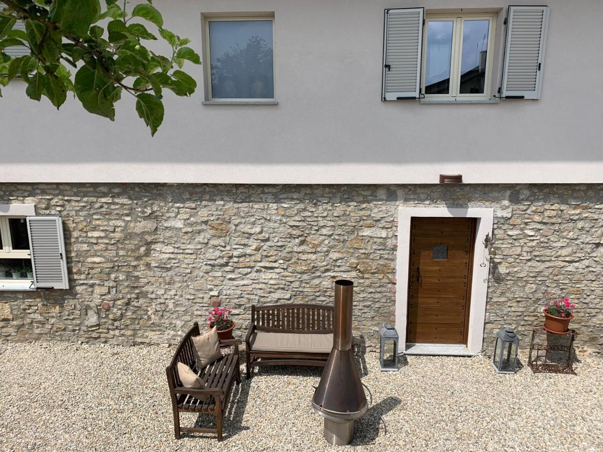 La Luce Delle Colline Bed & Breakfast Serravalle delle Langhe ภายนอก รูปภาพ