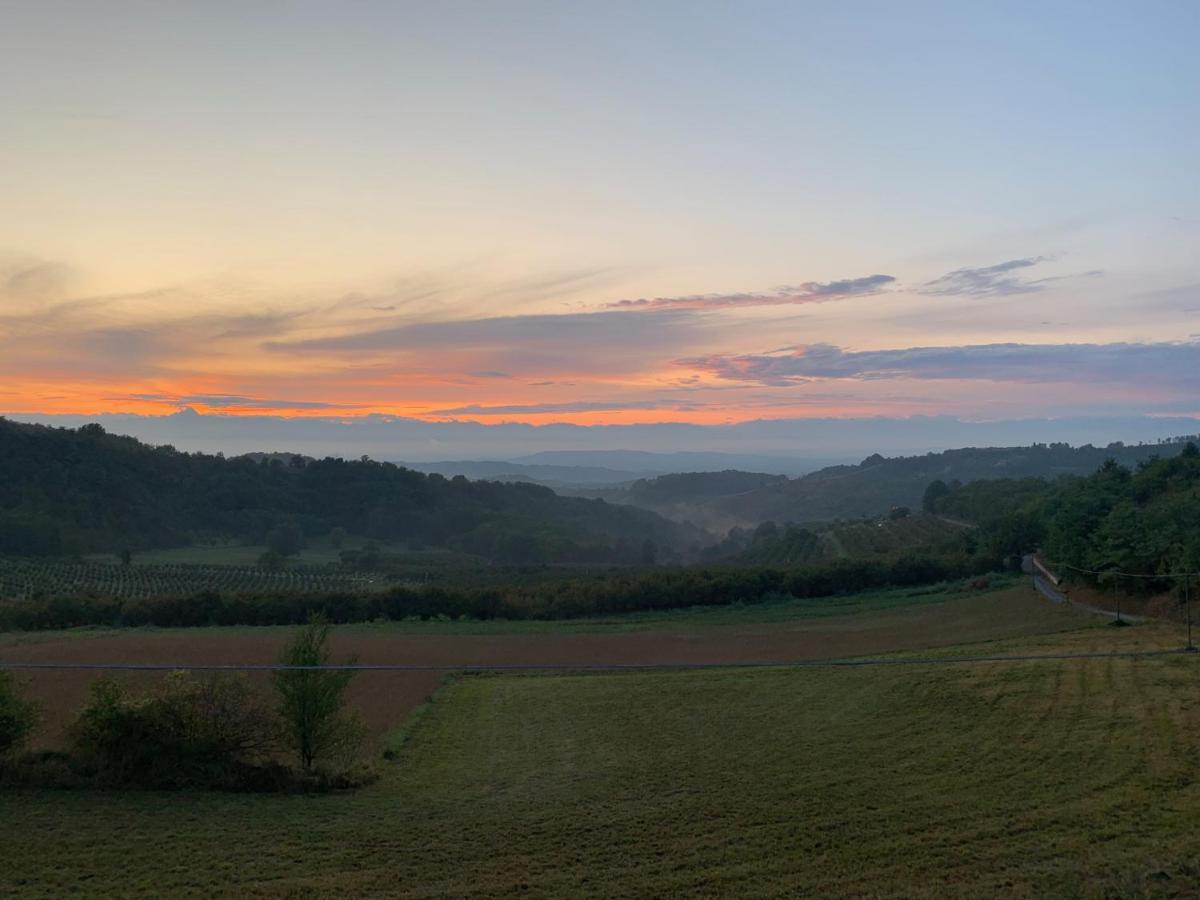 La Luce Delle Colline Bed & Breakfast Serravalle delle Langhe ภายนอก รูปภาพ