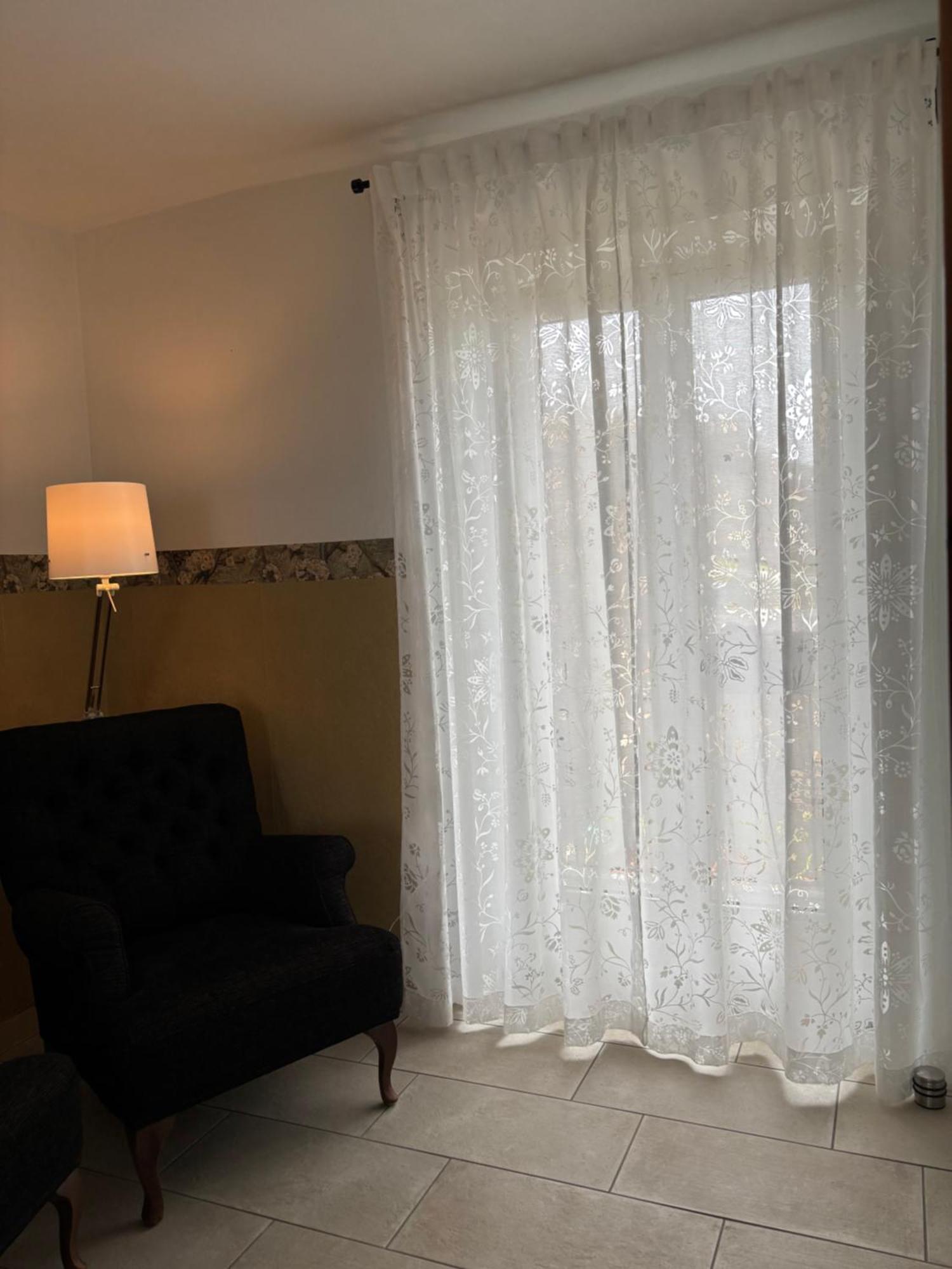 La Luce Delle Colline Bed & Breakfast Serravalle delle Langhe ภายนอก รูปภาพ