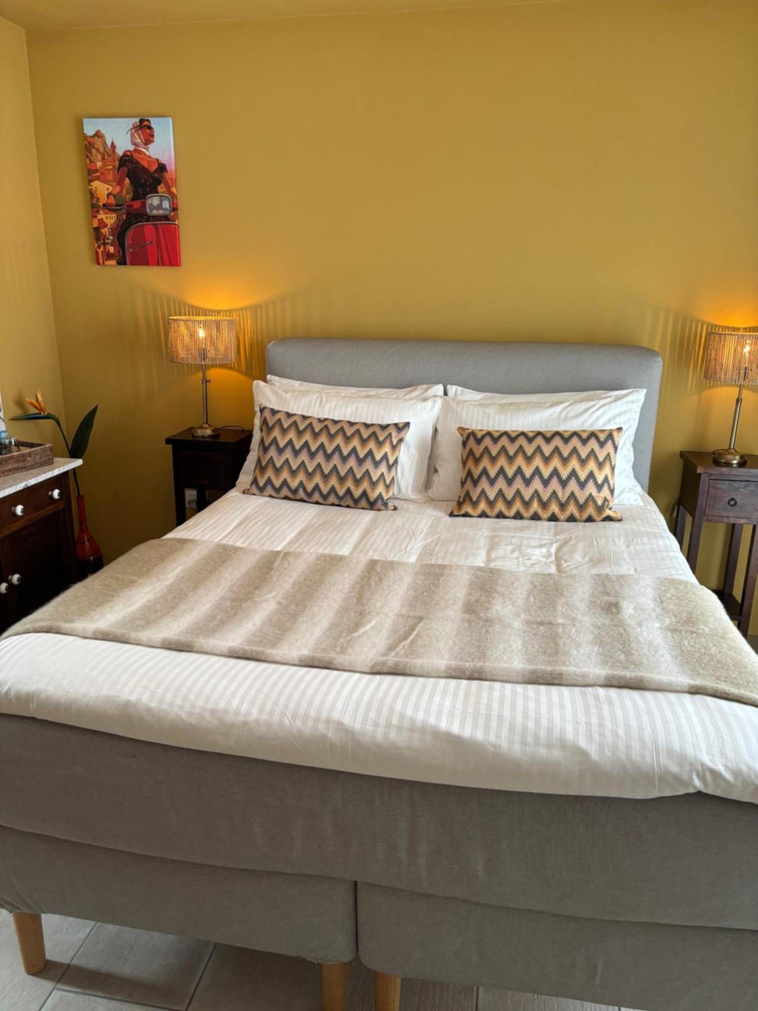La Luce Delle Colline Bed & Breakfast Serravalle delle Langhe ภายนอก รูปภาพ