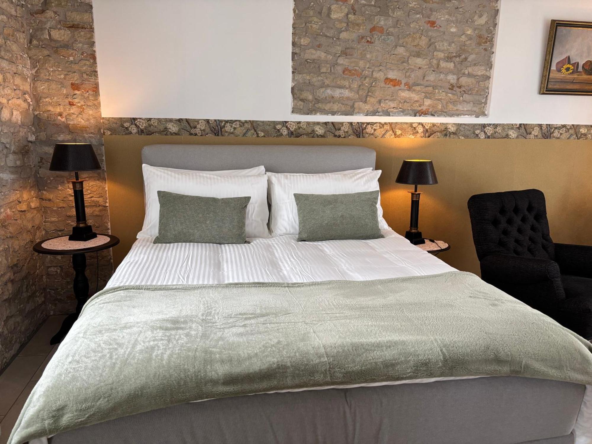 La Luce Delle Colline Bed & Breakfast Serravalle delle Langhe ภายนอก รูปภาพ