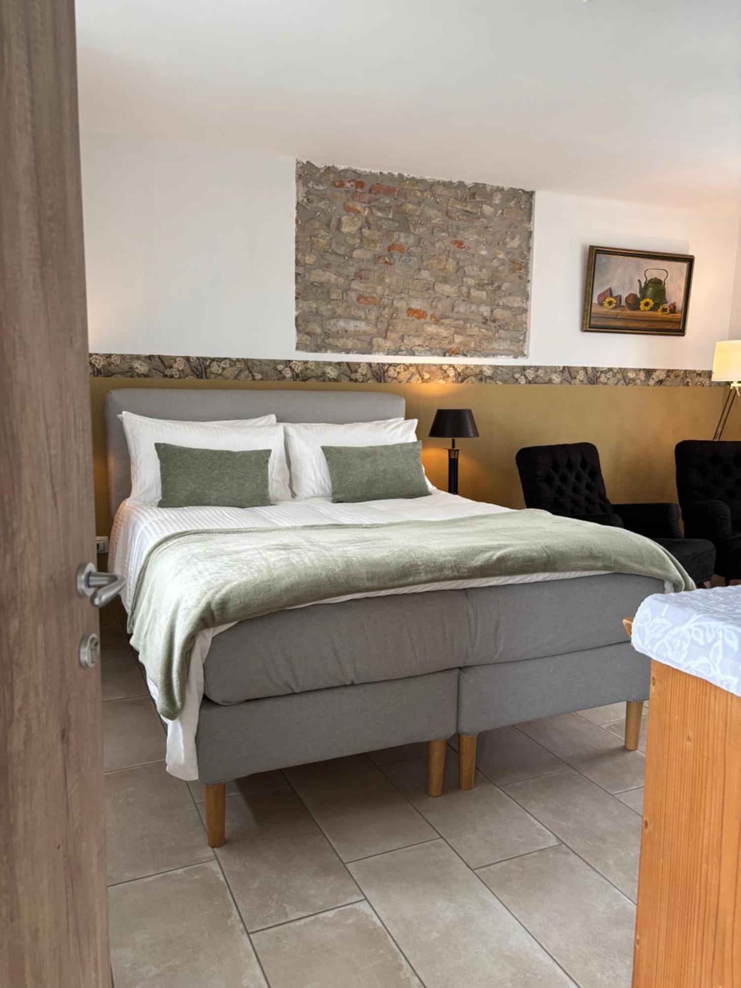 La Luce Delle Colline Bed & Breakfast Serravalle delle Langhe ภายนอก รูปภาพ